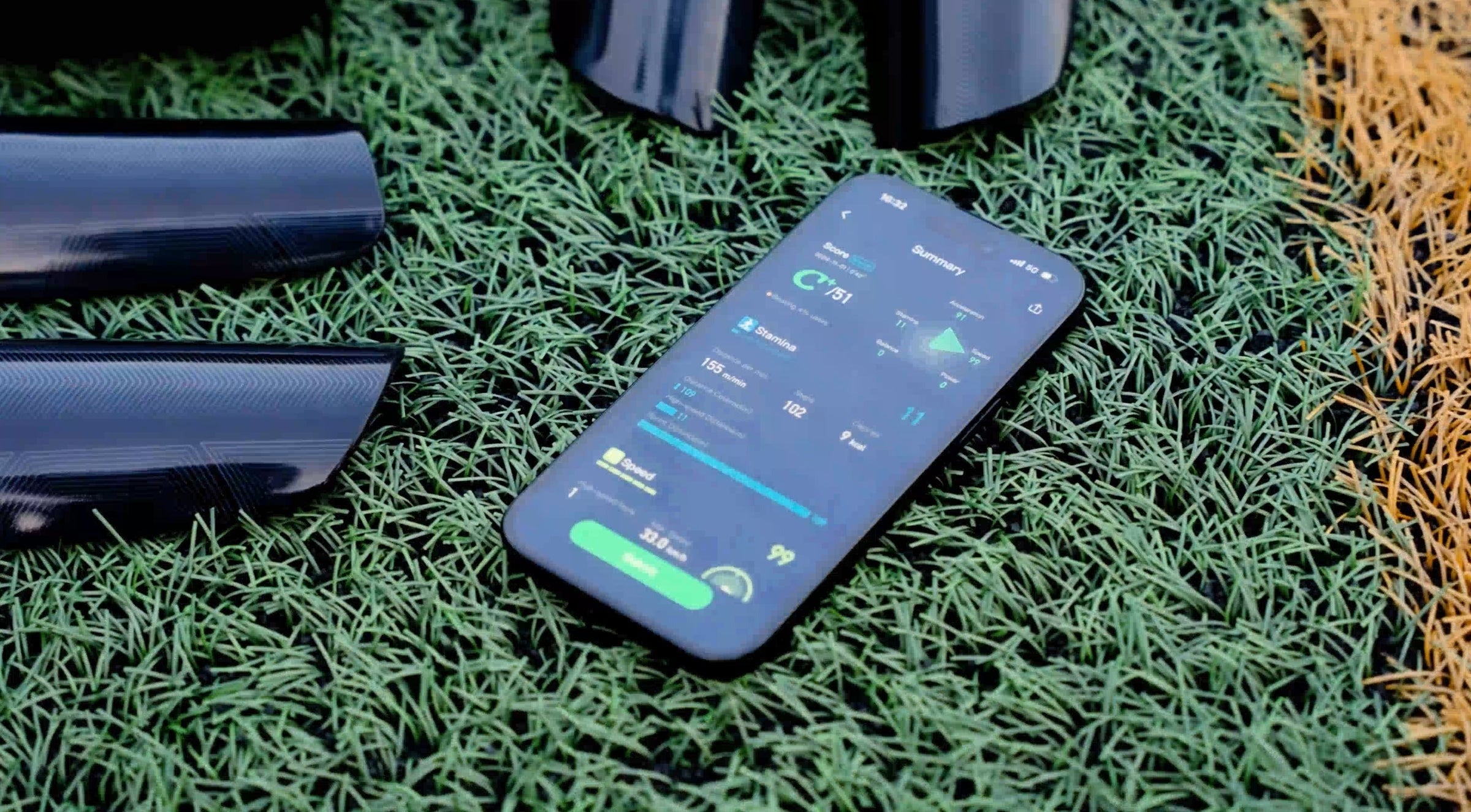 smart_shin_guards_and_app.jpg